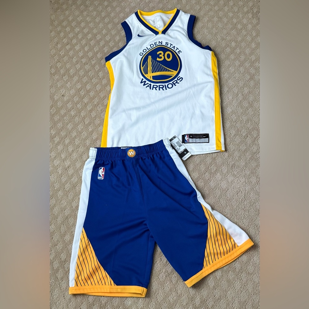 NWT Golden State Steph Curry official jersey and matching shorts - boys Medium